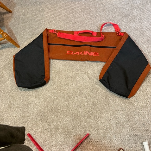Dakine Ski Sleeve - Picture 1 of 8